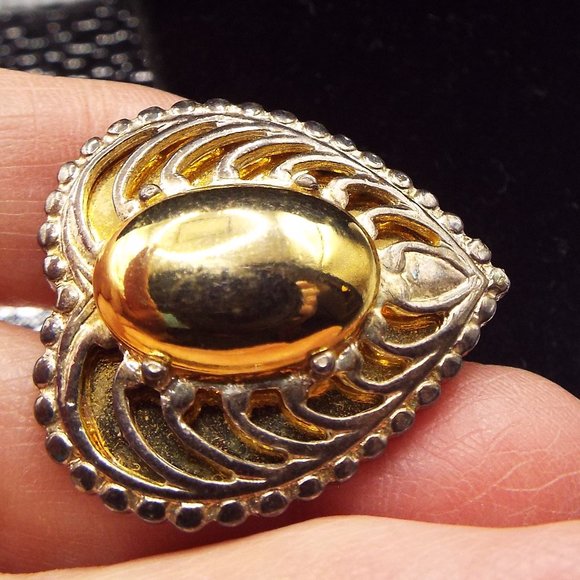 PREMIER DESIGN GOLDEN FINNED HEART 3-D PIN 52 - Picture 3 of 3